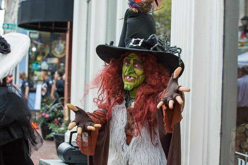 Featured image for “Omnium Gatherum – The Multifarious Street Performers of Salem, MA”