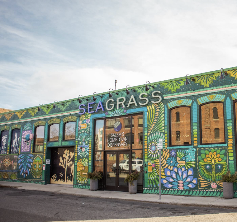 image of colorful storefront of SeaGrass in Salem, MA