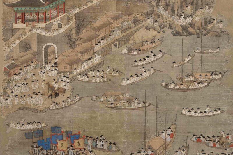 A vibrant East Asian riverside scene brims with lively boats, bustling crowds by the arched gate, and a red-roofed community hub above.