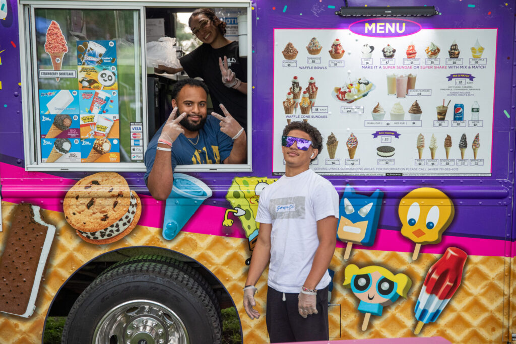 Families enjoying ice cream at Salem Common during the Ice Scream Bowl competition